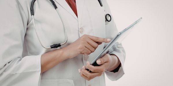 Bursa’da Sağlık Bakanlığına Uygun Doktor Önlüğü